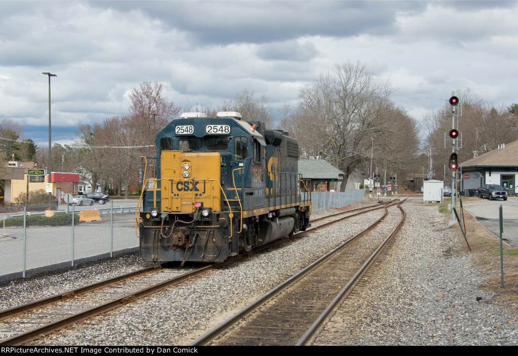 L077 with CSXT 2548 in Brunswick